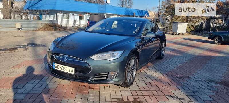Tesla Model s (2014)