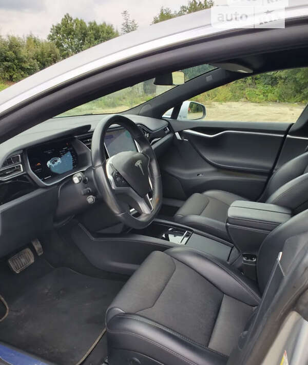 Tesla Model s (2018)