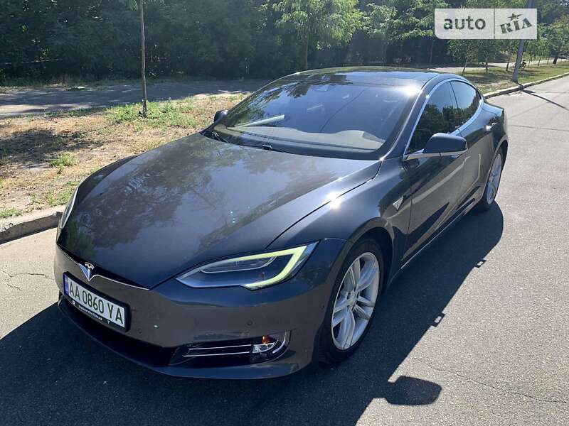 Tesla Model s (2016)