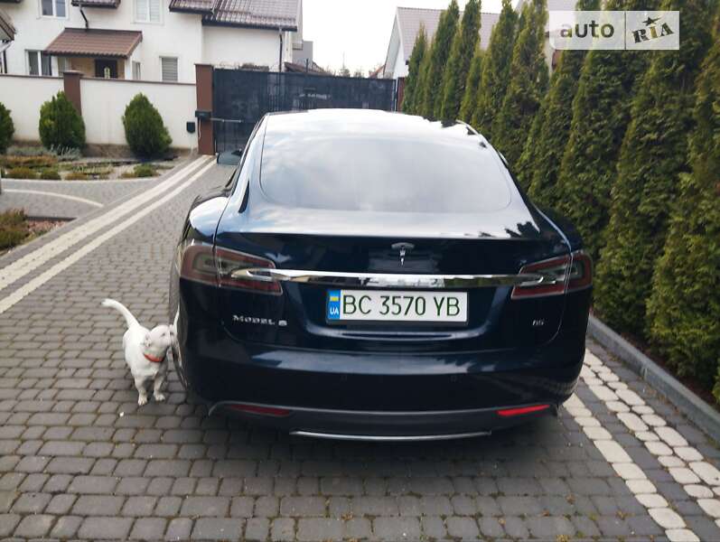 Tesla Model s (2014)