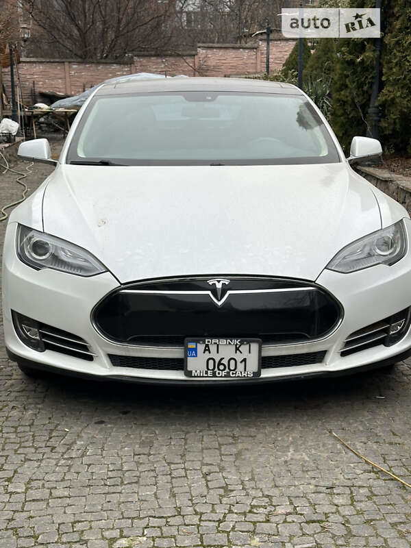 Tesla Model s (2013)
