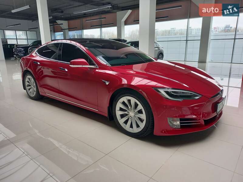 Tesla Model s (2018)