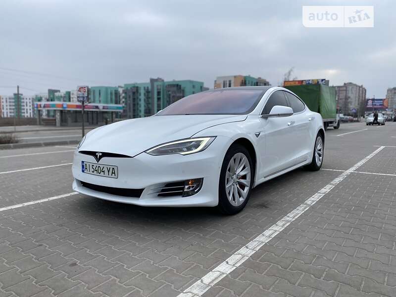 Tesla Model s (2017)