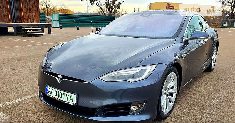 Tesla Model s (2016)
