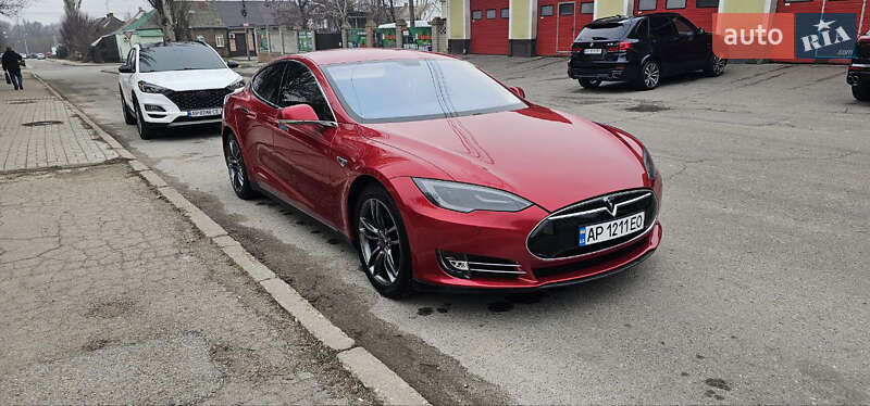Tesla Model s (2014)