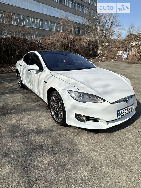 Tesla Model s (2014)