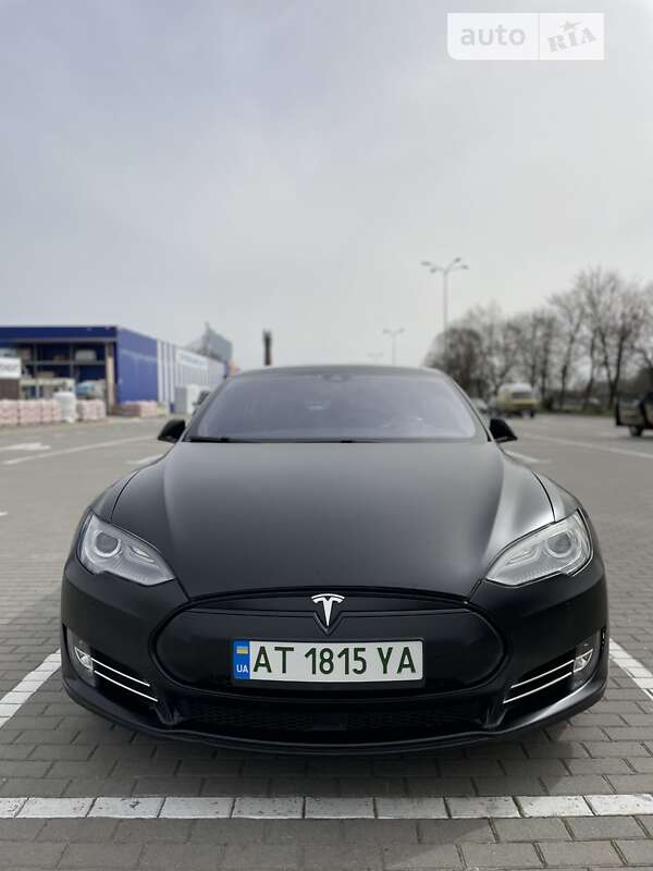 Tesla Model s (2014)