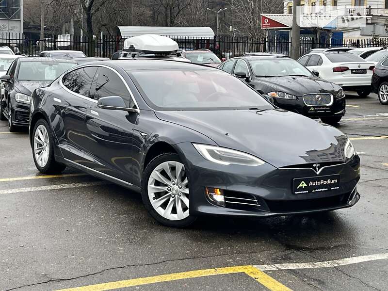 Tesla Model s (2017)