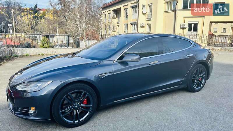 Tesla Model s (2014)