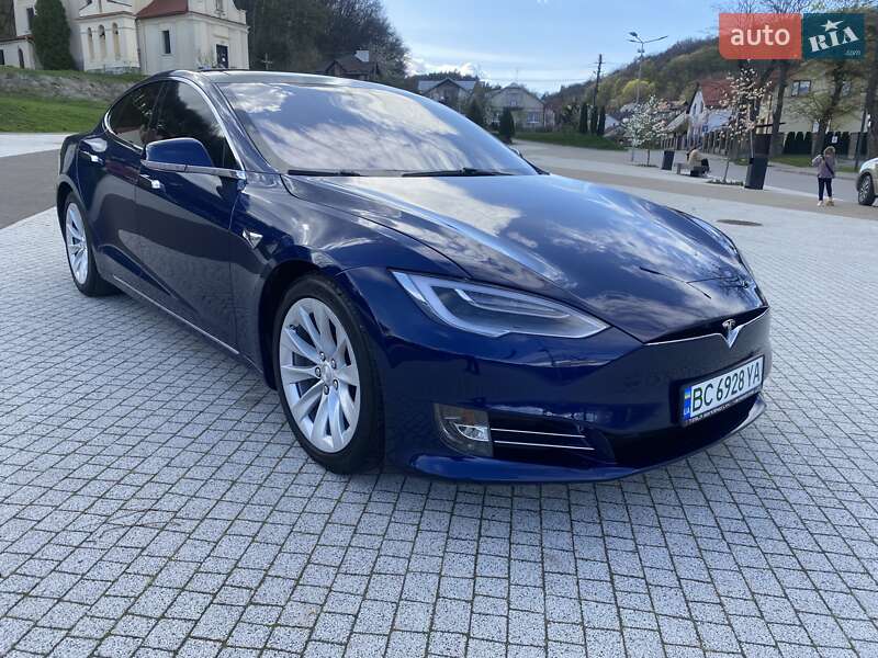 Tesla Model s (2016)