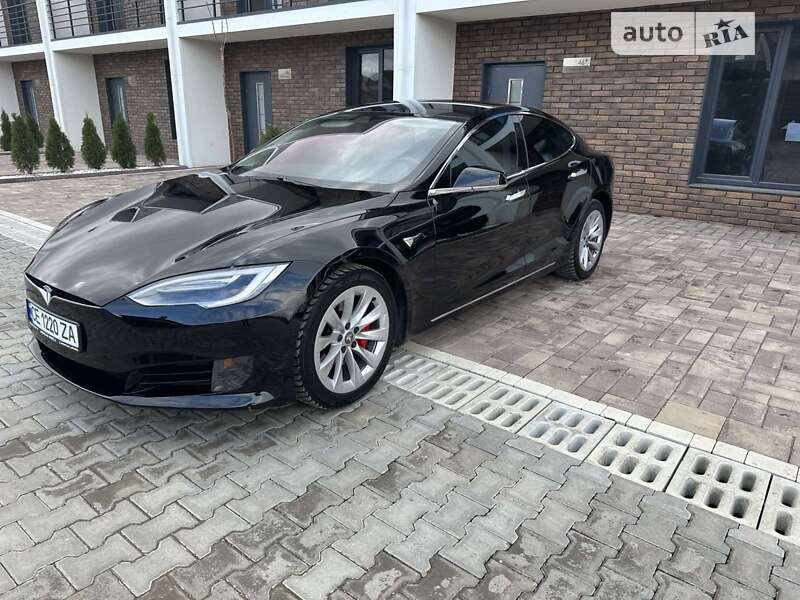 Tesla Model s (2016)