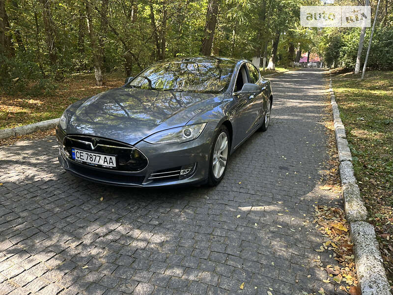 Tesla Model s (2014)