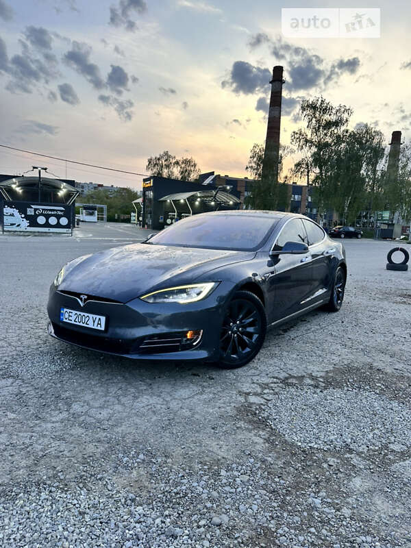Tesla Model s (2018)