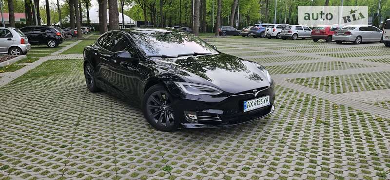 Tesla Model s (2016)