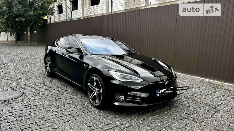 Tesla Model s (2016)
