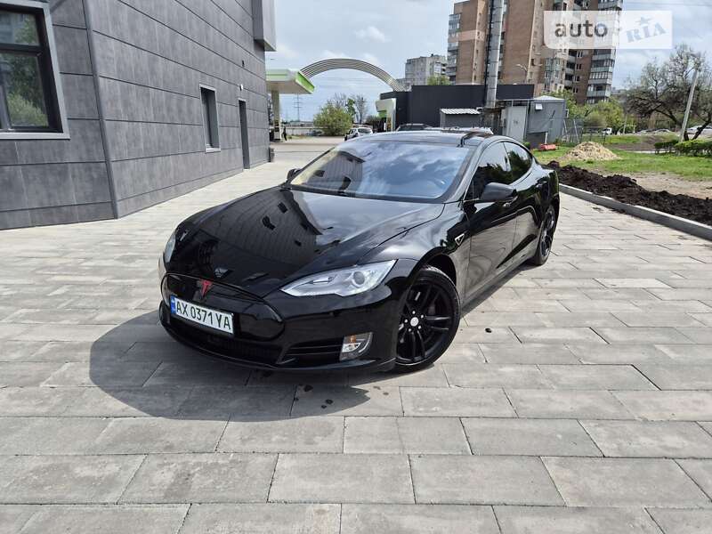 Tesla Model s (2014)