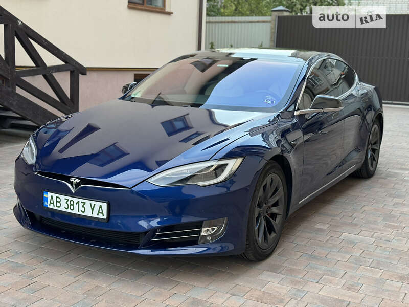 Tesla Model s (2017)