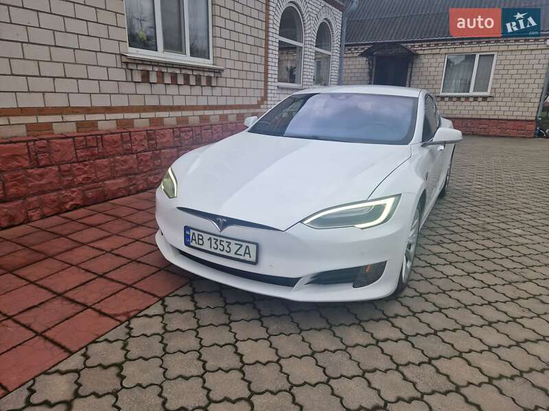 Tesla Model s (2016)