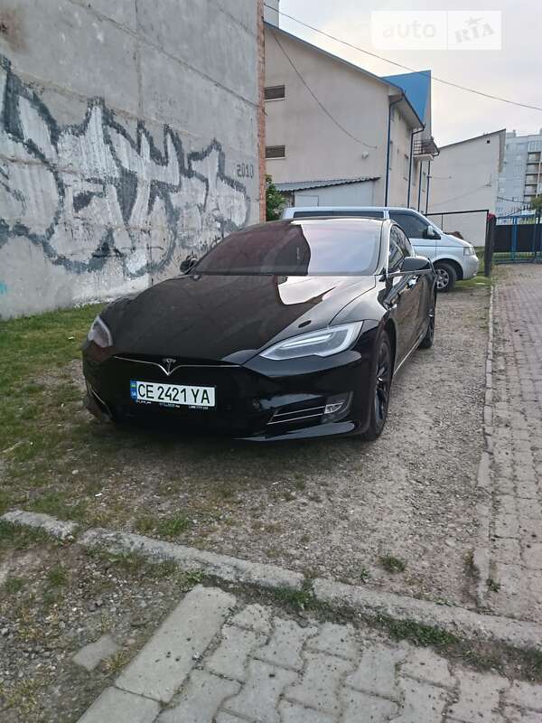 Tesla Model s (2017)