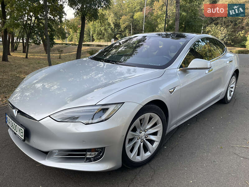 Tesla Model s (2018)