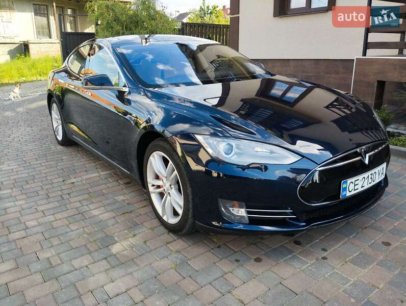 Tesla Model s (2014)