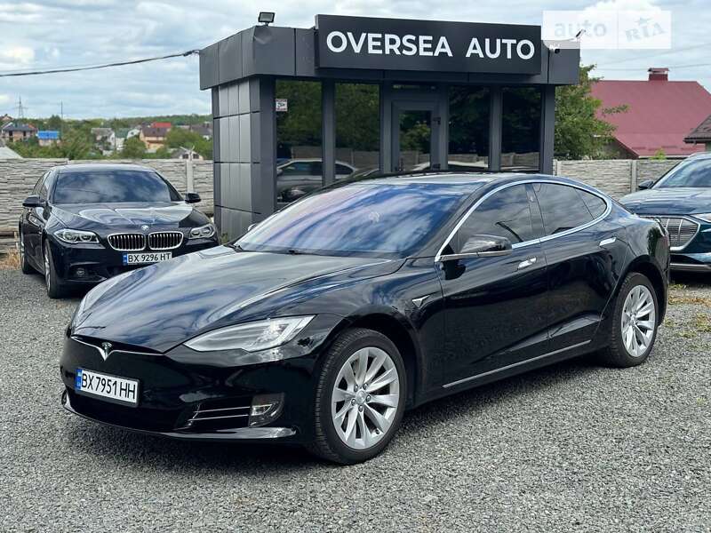 Tesla Model s (2019)