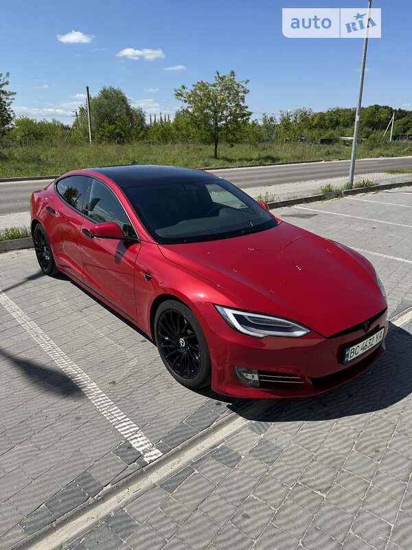 Tesla Model s (2020)