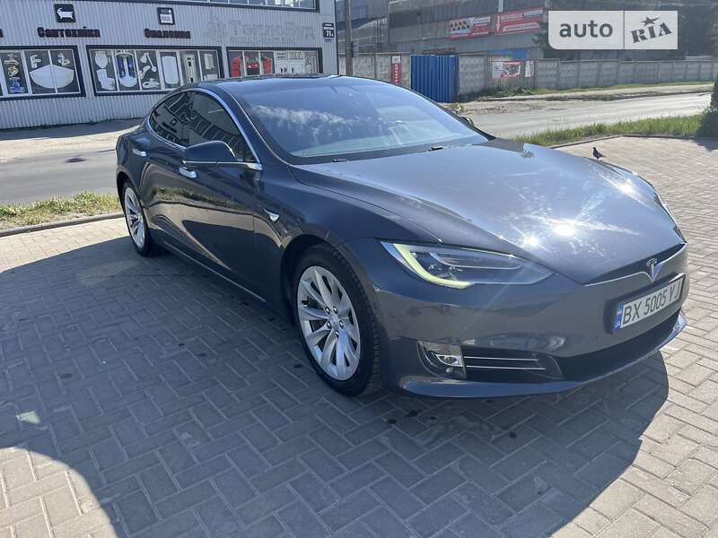 Tesla Model s (2018)