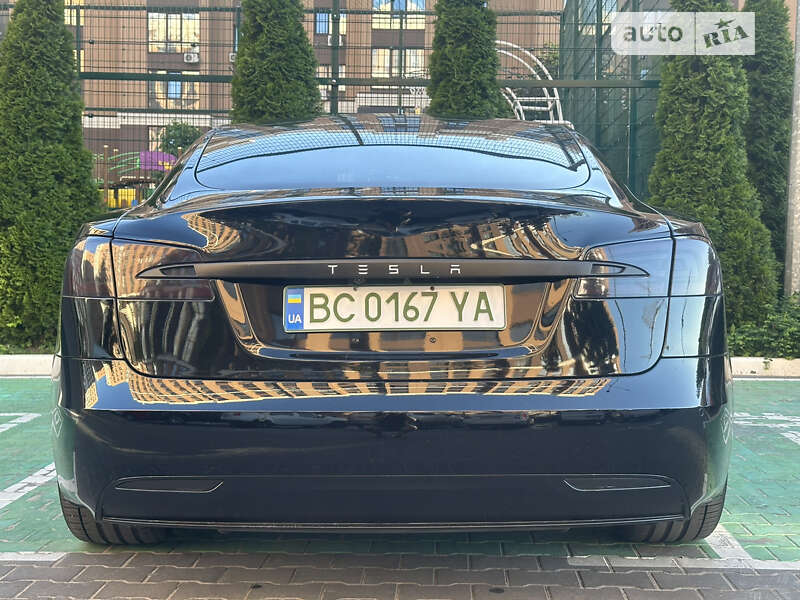 Tesla Model s (2017)
