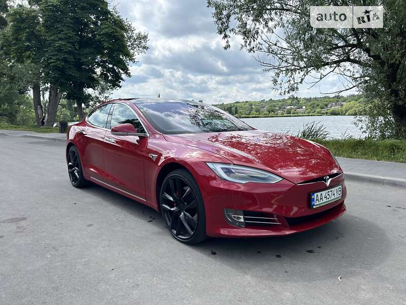 Tesla Model s (2018)