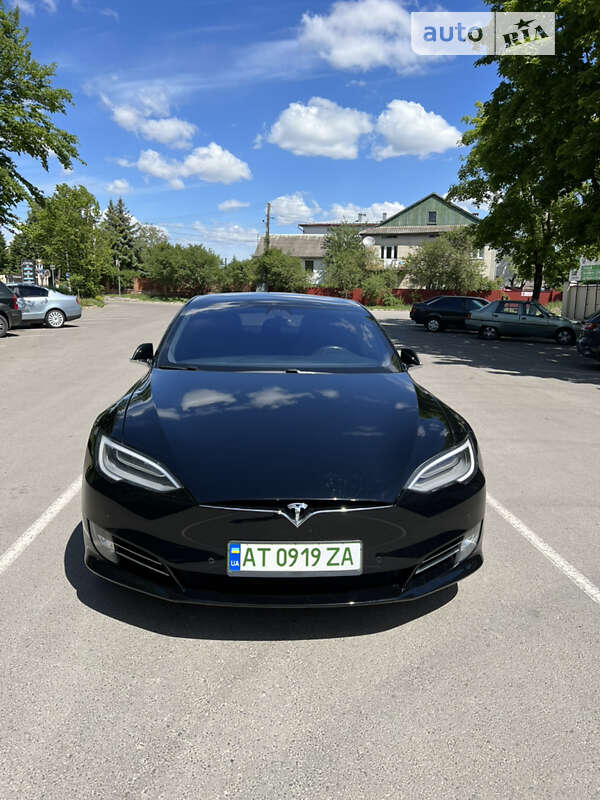 Tesla Model s (2020)