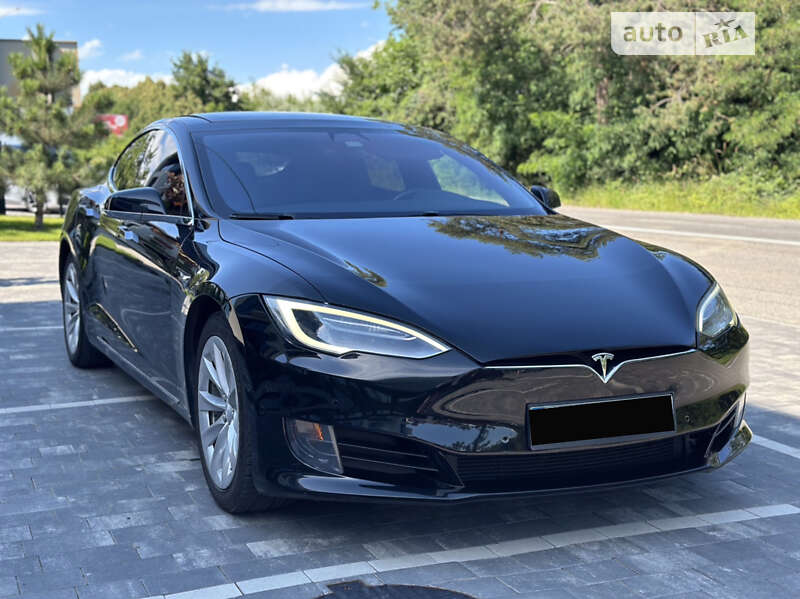 Tesla Model s (2016)