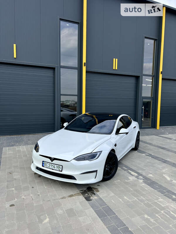 Tesla Model s (2022)