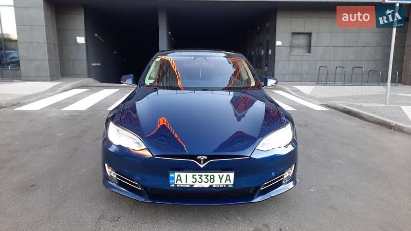 Tesla Model s (2017)