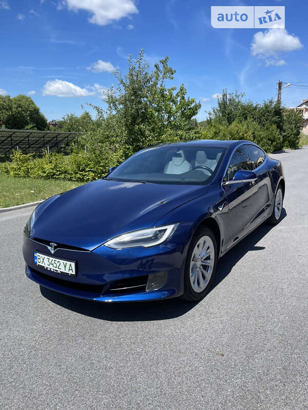Tesla Model s (2017)