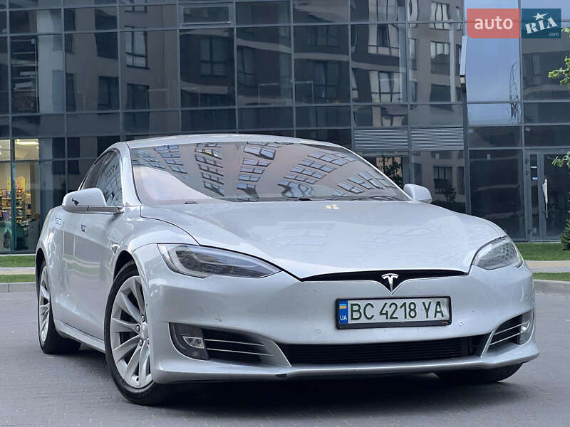 Tesla Model s (2016)