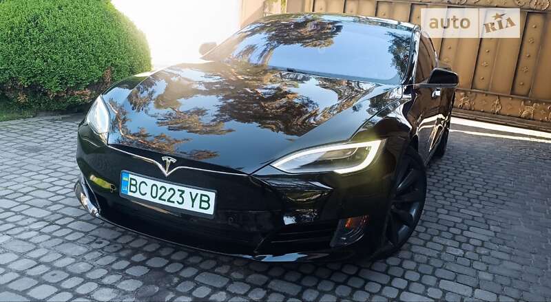 Tesla Model s (2016)