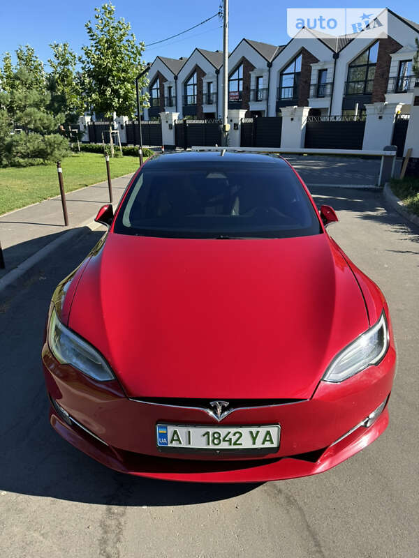 Tesla Model s (2016)
