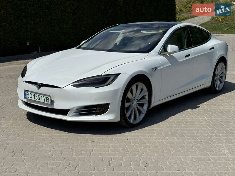 Tesla Model s (2018)