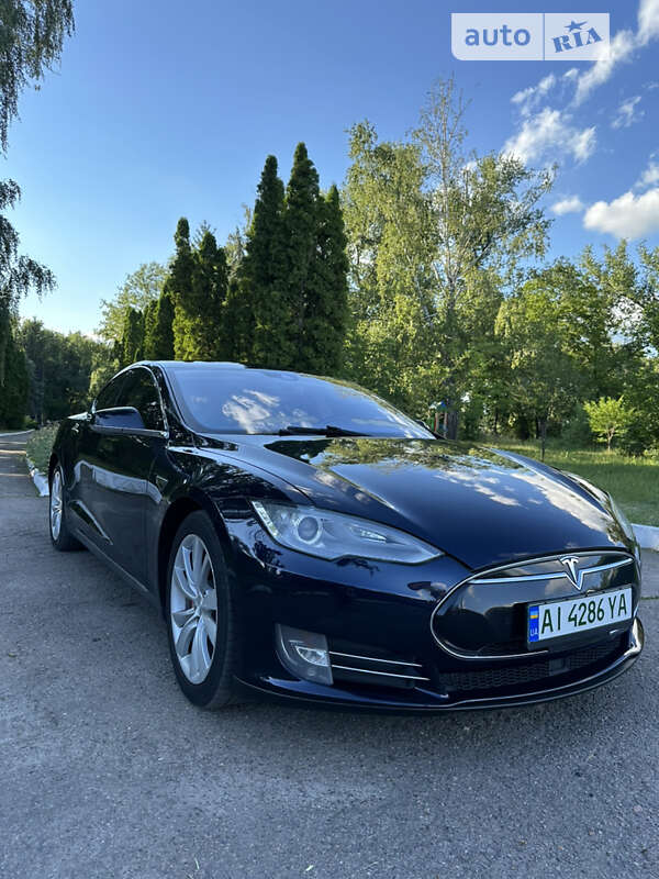 Tesla Model s (2014)