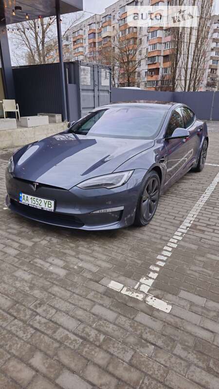 Tesla Model s (2021)