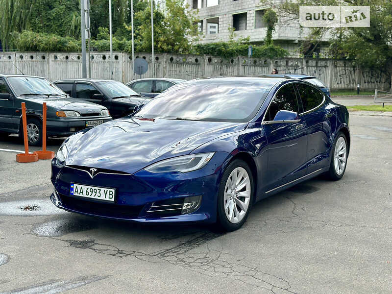 Tesla Model s (2018)