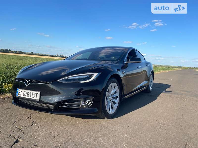 Tesla Model s (2017)