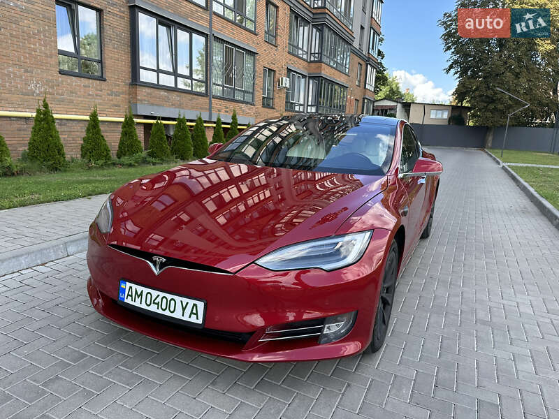 Tesla Model s (2018)
