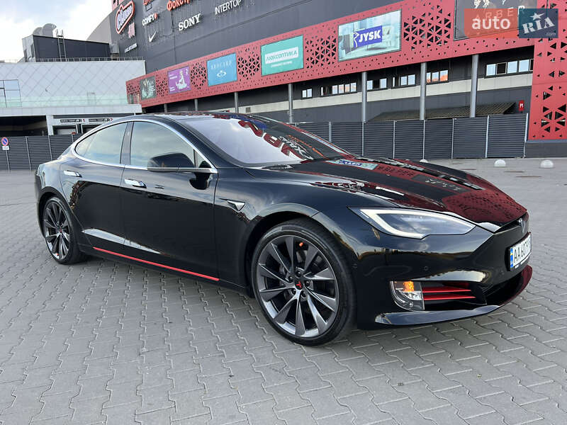 Tesla Model s (2020)