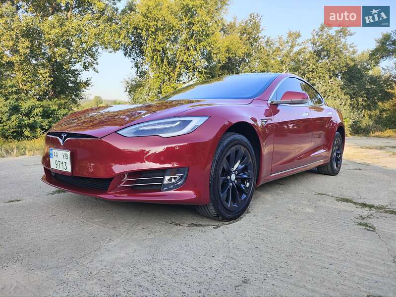 Tesla Model s (2016)