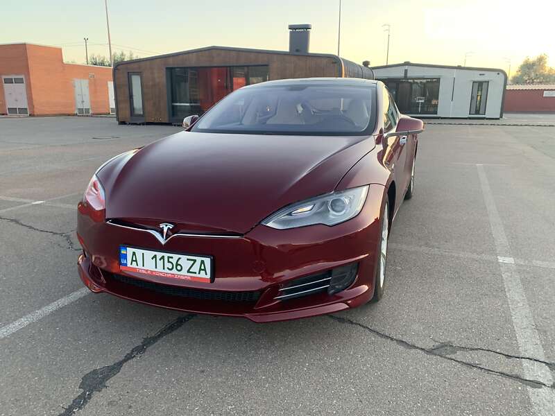 Tesla Model s (2012)