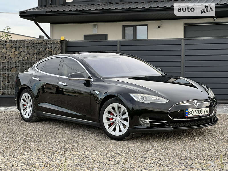 Tesla Model s (2014)