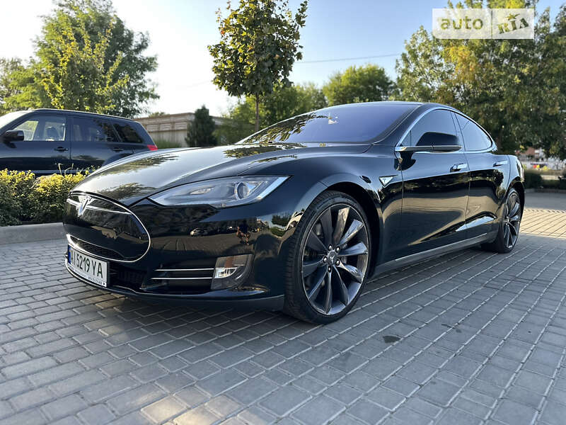Tesla Model s (2014)