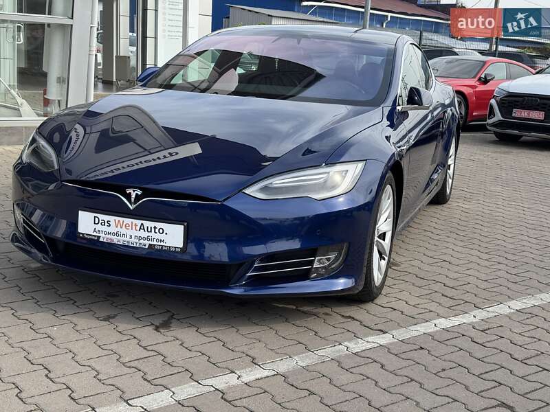 Tesla Model s (2017)